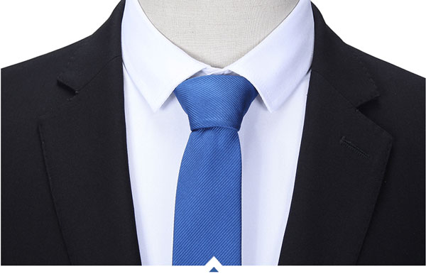 兩粒扣修身版正裝定做西服衣領(lǐng)細(xì)節(jié)特寫(xiě)圖